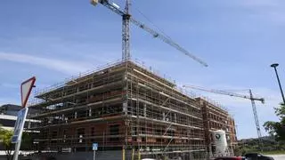 La ejecución de vivienda nueva cae en Santiago un 70% en 2023 a la espera del “resurgir” de la construcción