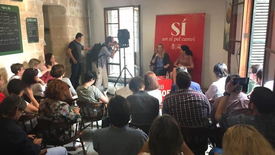 La excomandante Zaida Cantera presentó las propuestas de igualdad del PSOE.