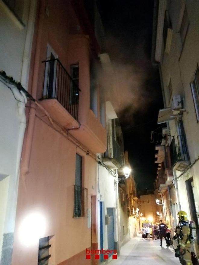 Dos incendis en edificis de Flix i Altafulla, a Tarragona