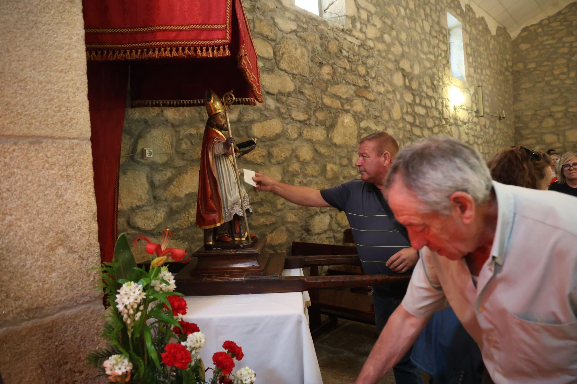 Así se vive la tradicional romería de San Cibrán en Catoira.