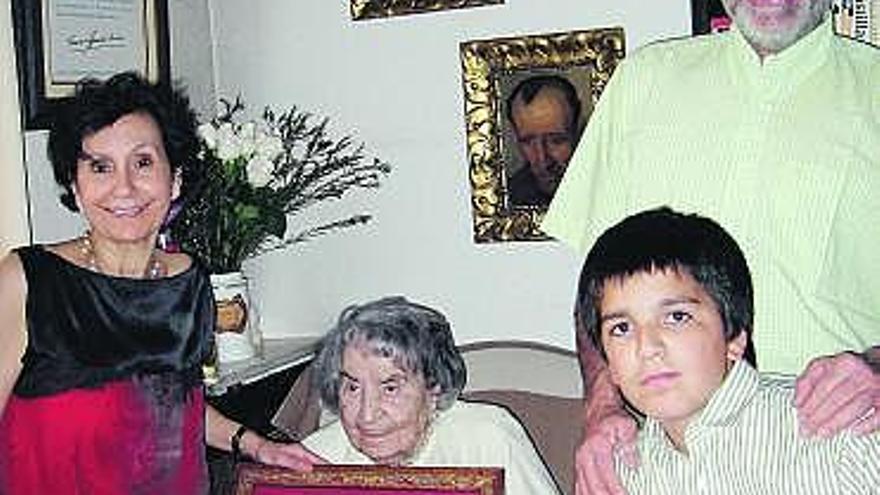 Fallece Gloria Mingo, la viuda del doctor Grande Covián