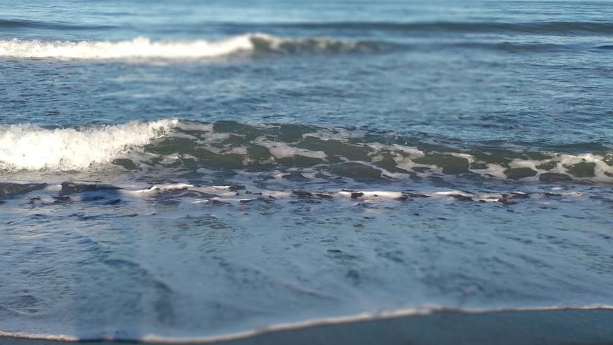 Hallan el cuerpo sin vida de un hombre en una playa de Benalmádena