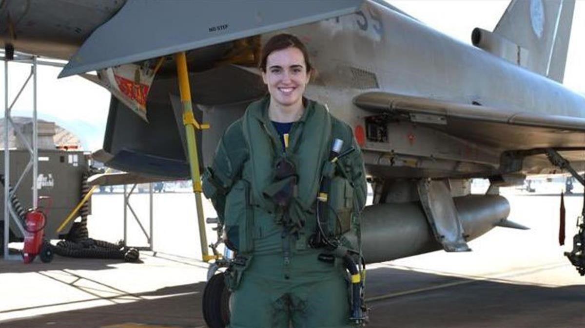 La teniente Elena Gutierrez  primera mujer piloto de Eurofighter en Espana