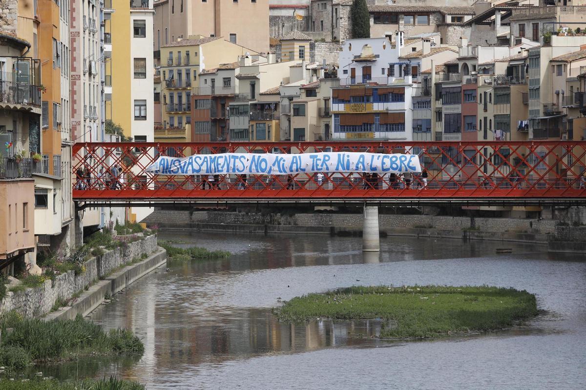 Les millors imatges de la palanganada del Pont de Pedra