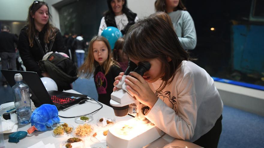 Feria Isabel Zendal, un día para la ciencia en el Aquarium Finisterrae