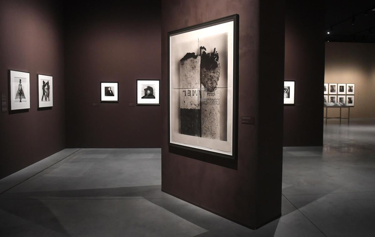 Exposición 'Irving Penn: Centennial' en el Muelle de Batería de A Coruña