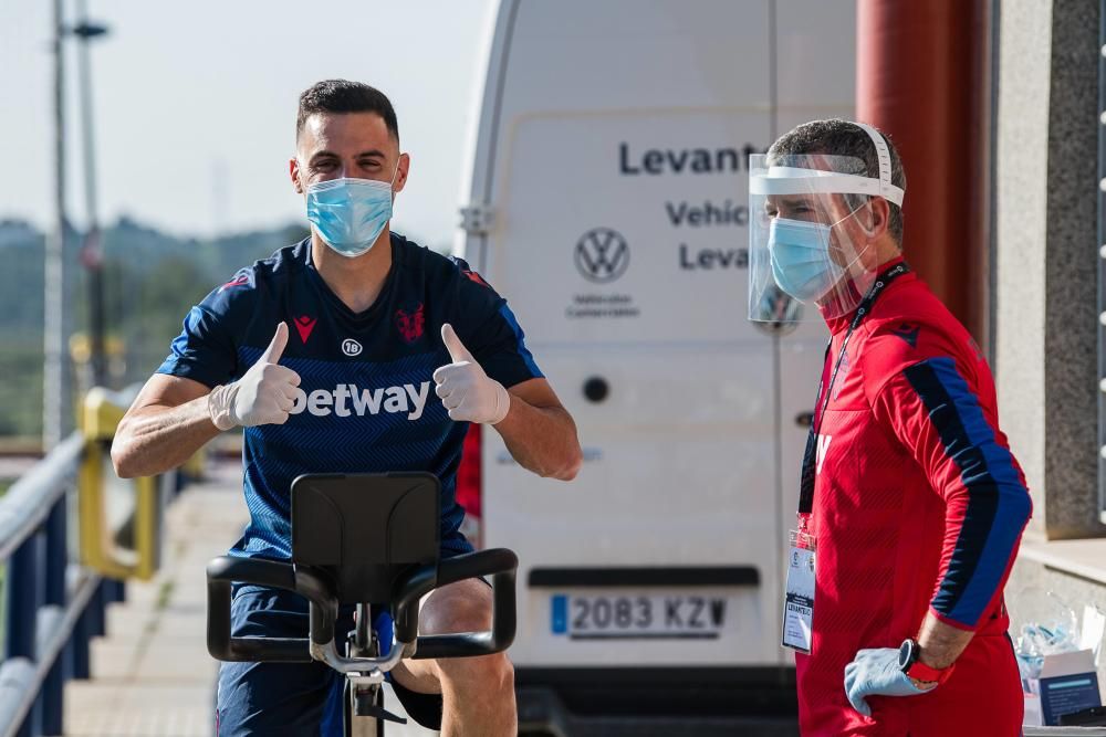 Primer entrenamiento del Levante UD post-Coronavirus