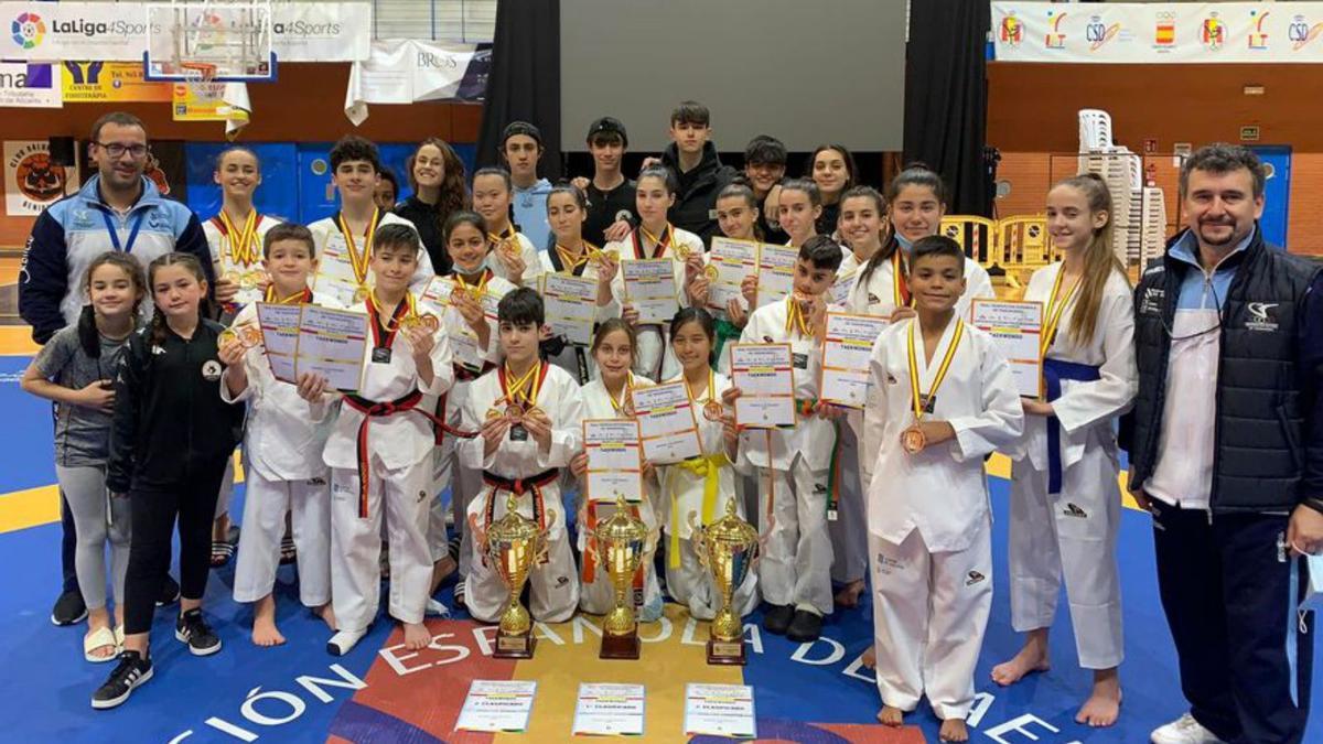 Integrantes del Club Taekwondo Sada-Alda Hotels. |   // LA OPINIÓN