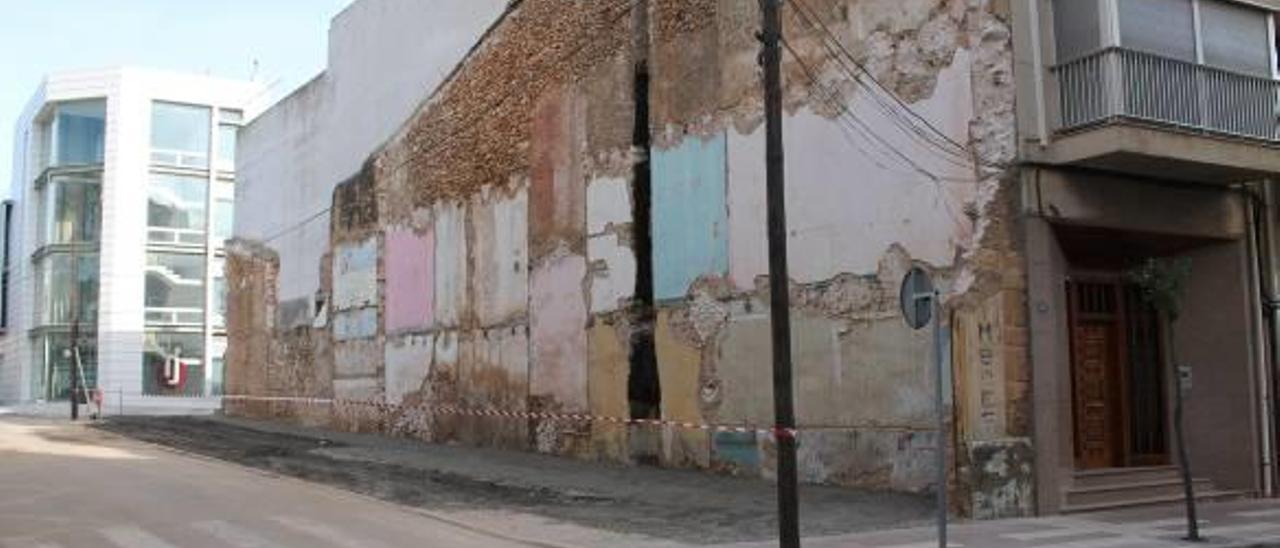 Derriban un inmueble declarado en ruinas en Torreblanca