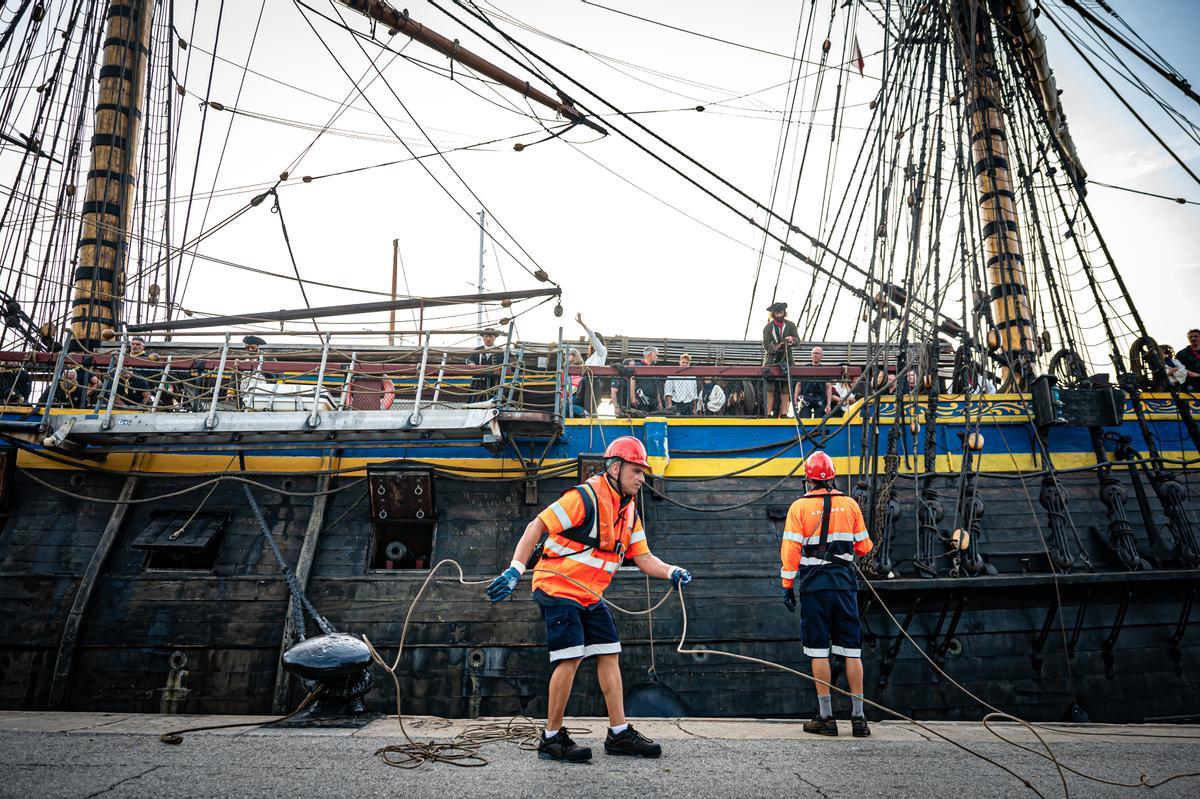 El Götheborg de Suecia, el velero más grande del mundo, recala en Barcelona