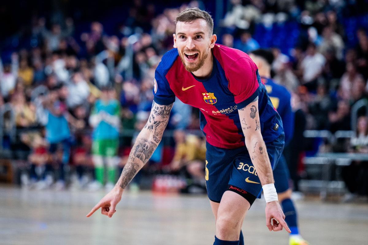 Sergio González marcó un hat-trick ante Osasuna Magna (5-2)