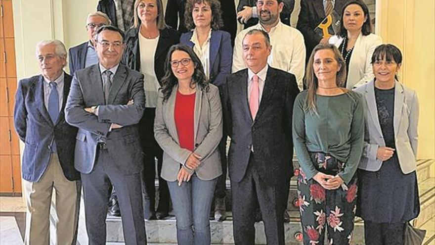 Compromís y empresarios reivindican la financiación