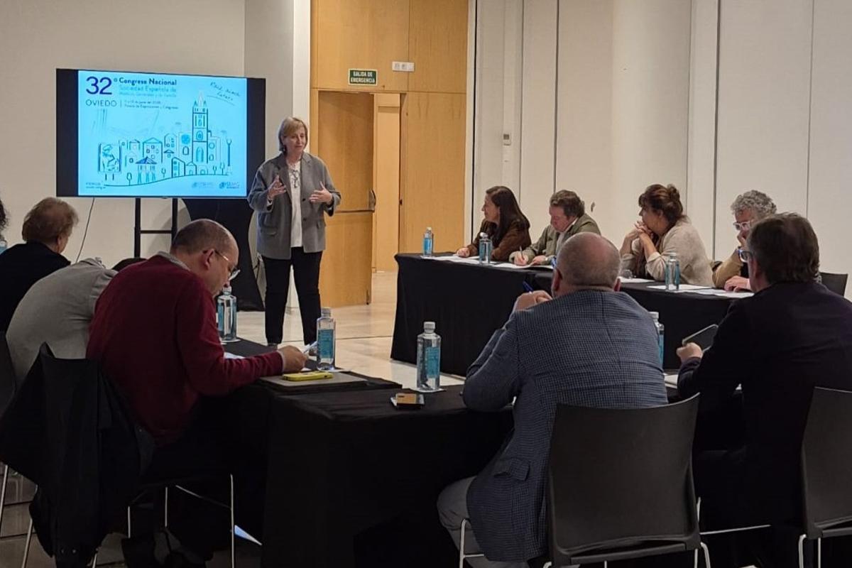 Una de las reuniones para preparar el congreso.
