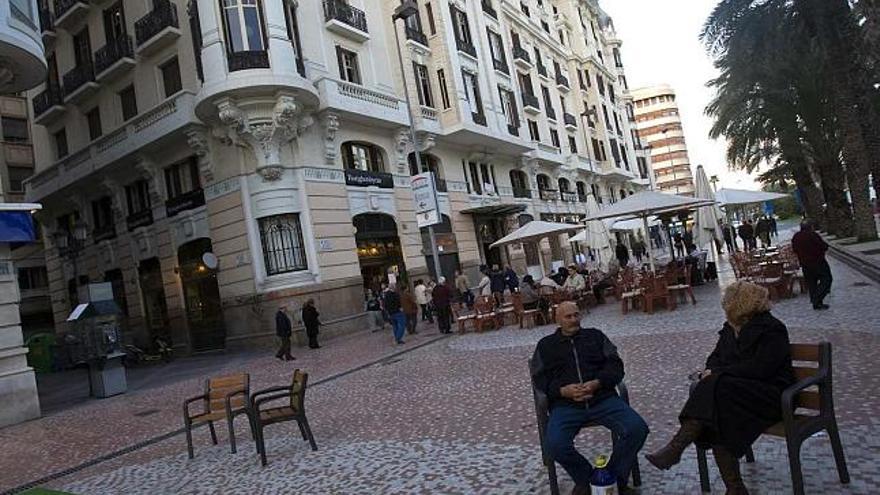 Tramo de la Explanada que se abrirá al tráfico frente a la Casa Carbonell, por donde tendrán que girar los coches