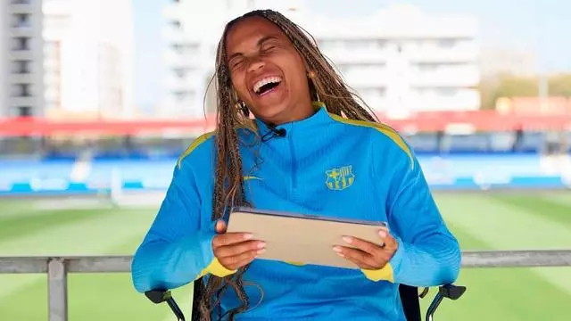 ¿Qué apodos pone Vicky López a sus compañeras de equipo?