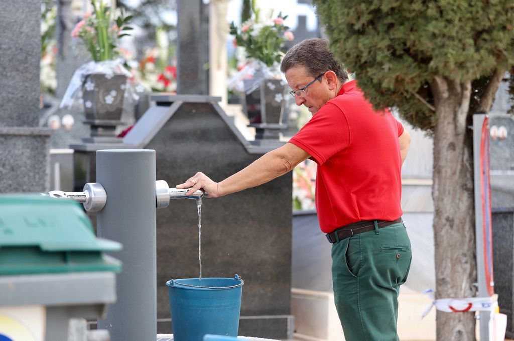 Cementerio de Nuestro Padre Jesús de Espinardo en el día de Todos los Santos