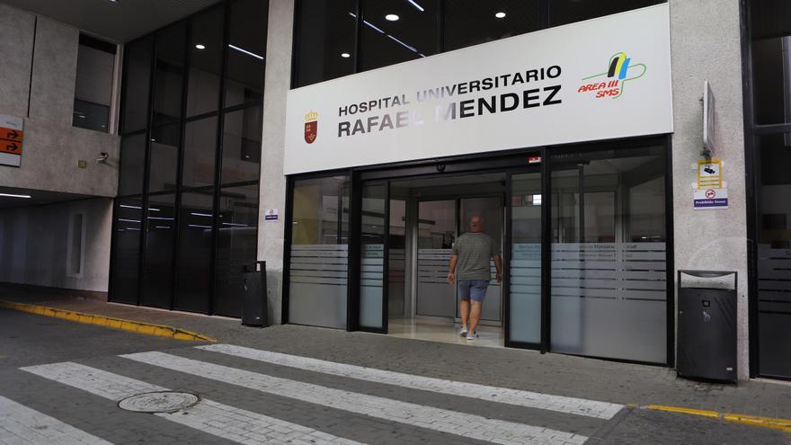 El PSOE denuncia el "colapso" del hospital de Lorca por la falta de camas
