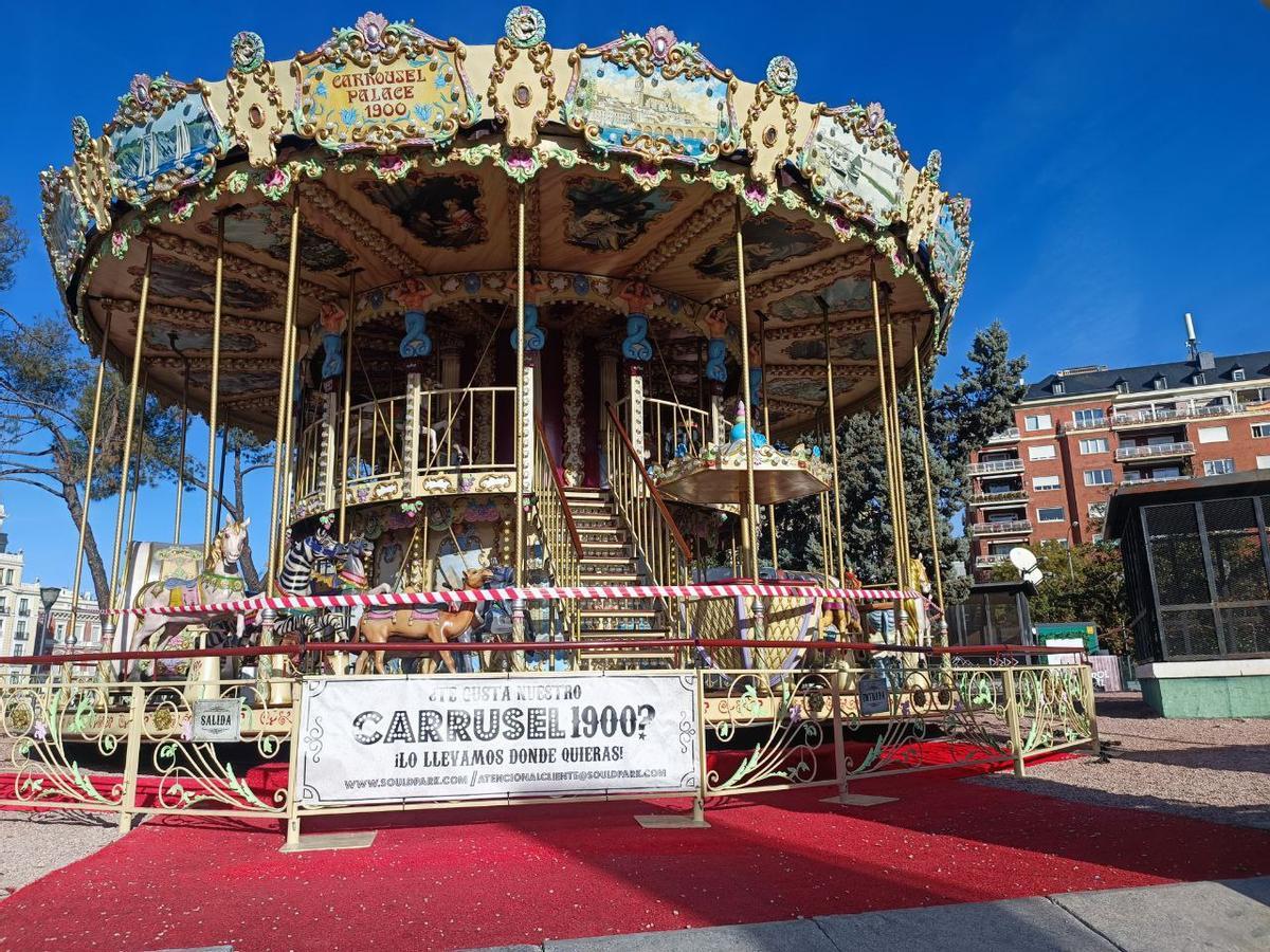 Tiovivo precintado hasta que se resuelva el problema con la autorización.