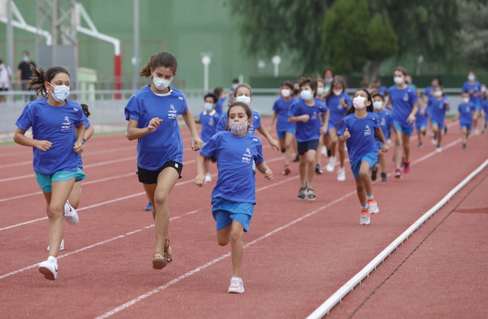 Presentación de los equipos de la Escuela de Atletismo del CAEM de Sagunt.