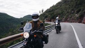Descubre España sobre dos ruedas: las rutas en moto más populares de 2023