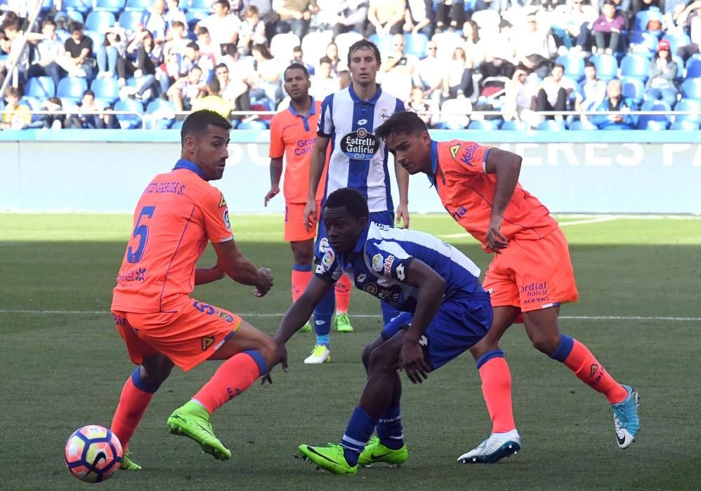 El Dépor golea a Las Palmas para cerrar la Liga