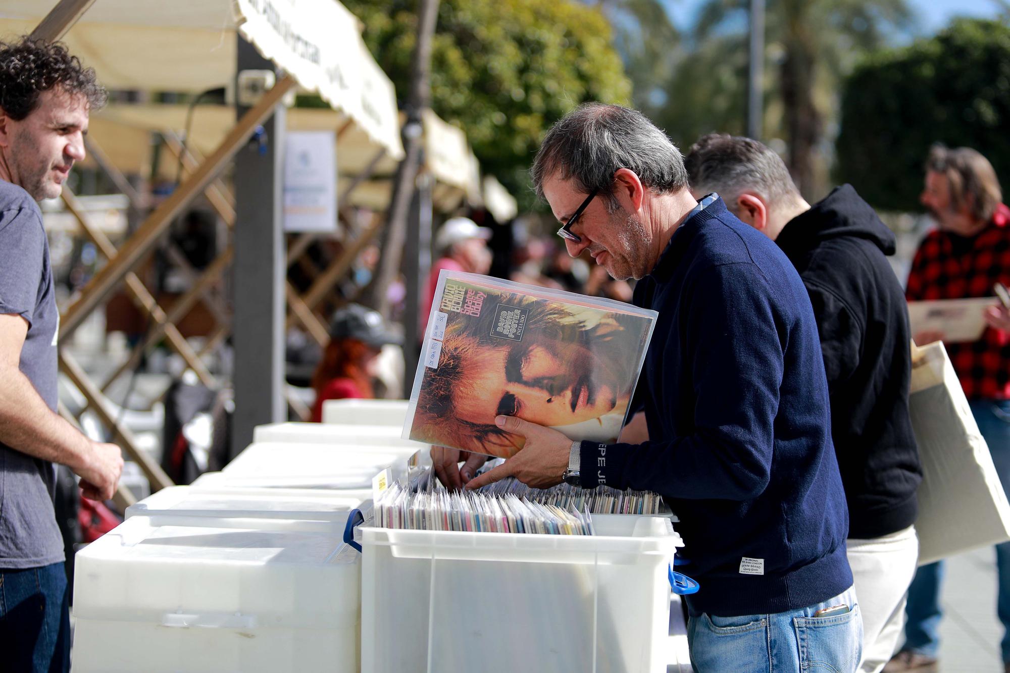 Galería de la feria del Disc celebrada en Sant Antoni, en Ibiza