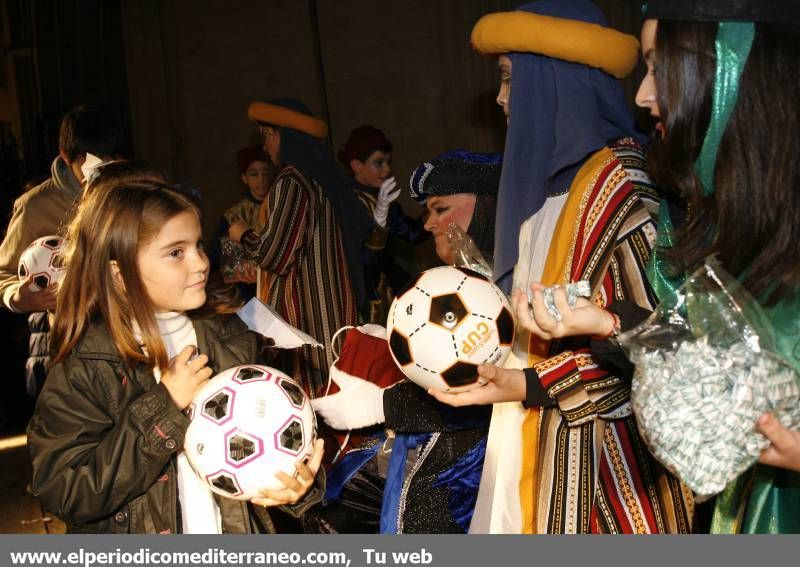 GALERIA DE IMÁGENES - Miles de niños disfrutan de la gran fiesta del Cartero Real