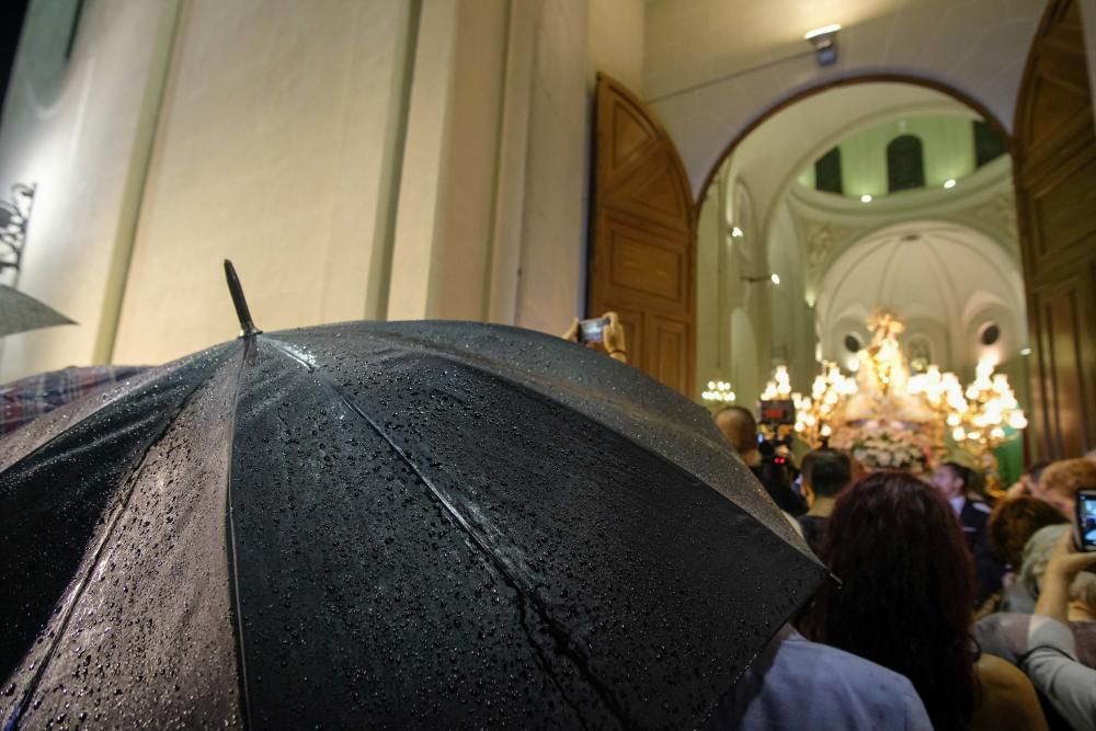 Procesión de las Fiestas Mayores de Elda en honor a la Virgen de la Salud suspendida por la lluvia