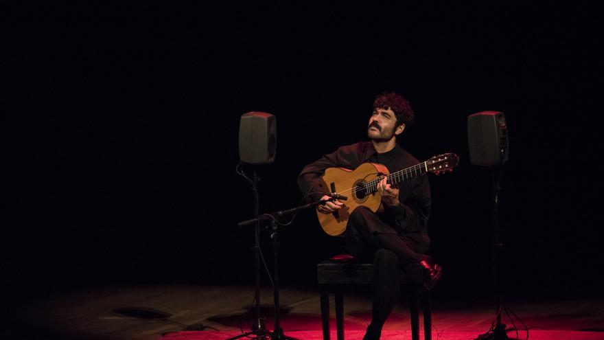 Fragmento de 'Alive', concierto de Joselito Acedo en el ciclo Guitarra desnuda de la Bienal de Flamenco de Sevilla