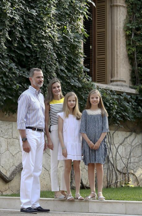 Posado de la Familia Real en el Palacio de Marivent