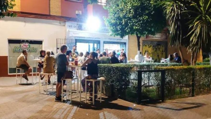 El bar de Sevilla con la cerveza helada y las gambas de Huelva más baratas: las puedes encontrar desde 6 euros