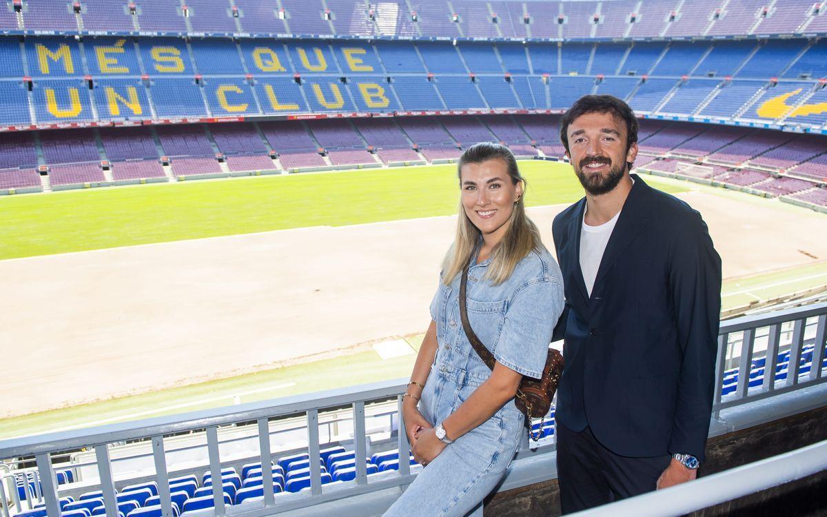 Sanli y su esposa, alucinaron con el Camp Nou