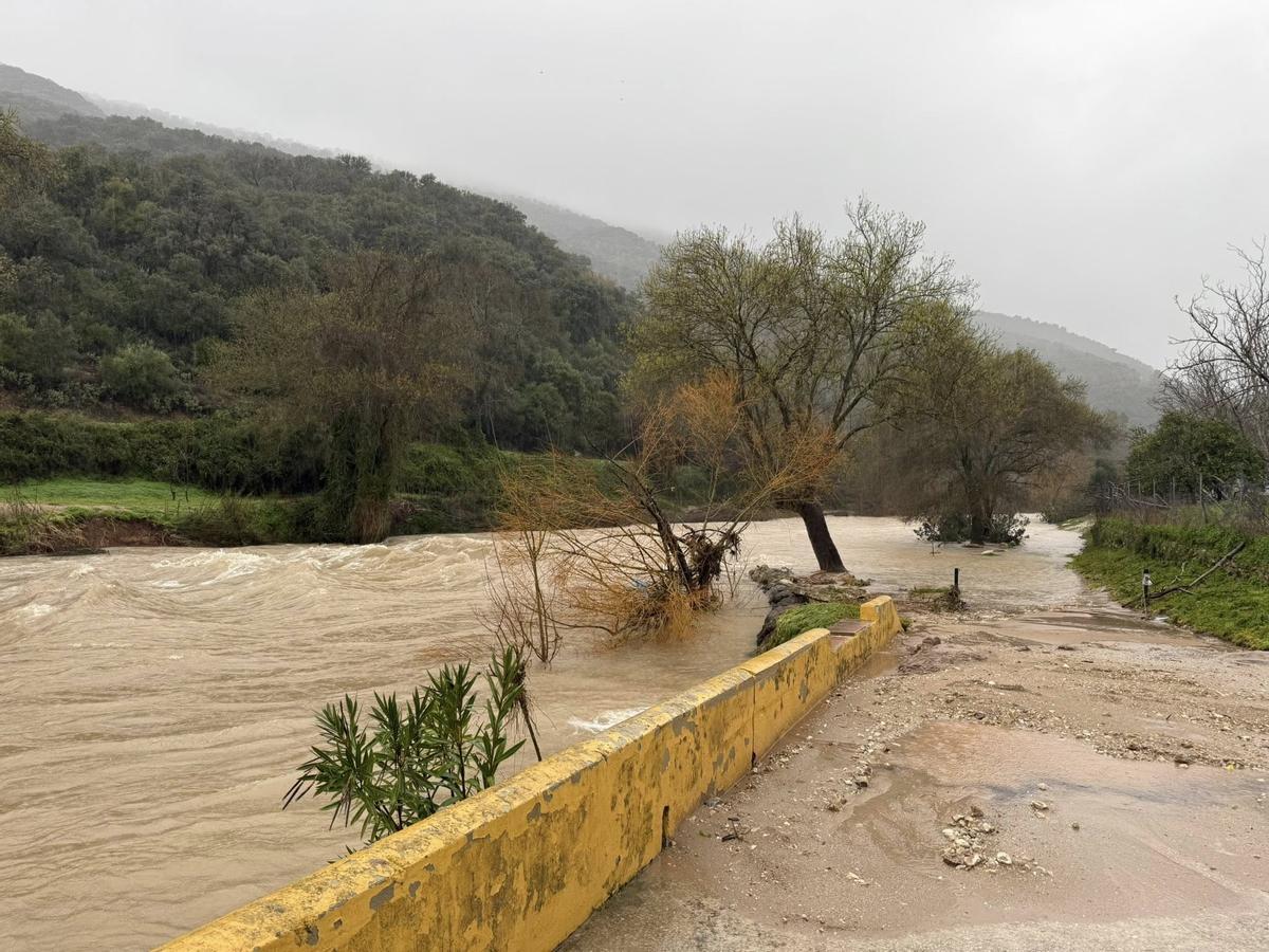 El río Guadiaro, a su paso por Jimera de Líbar.