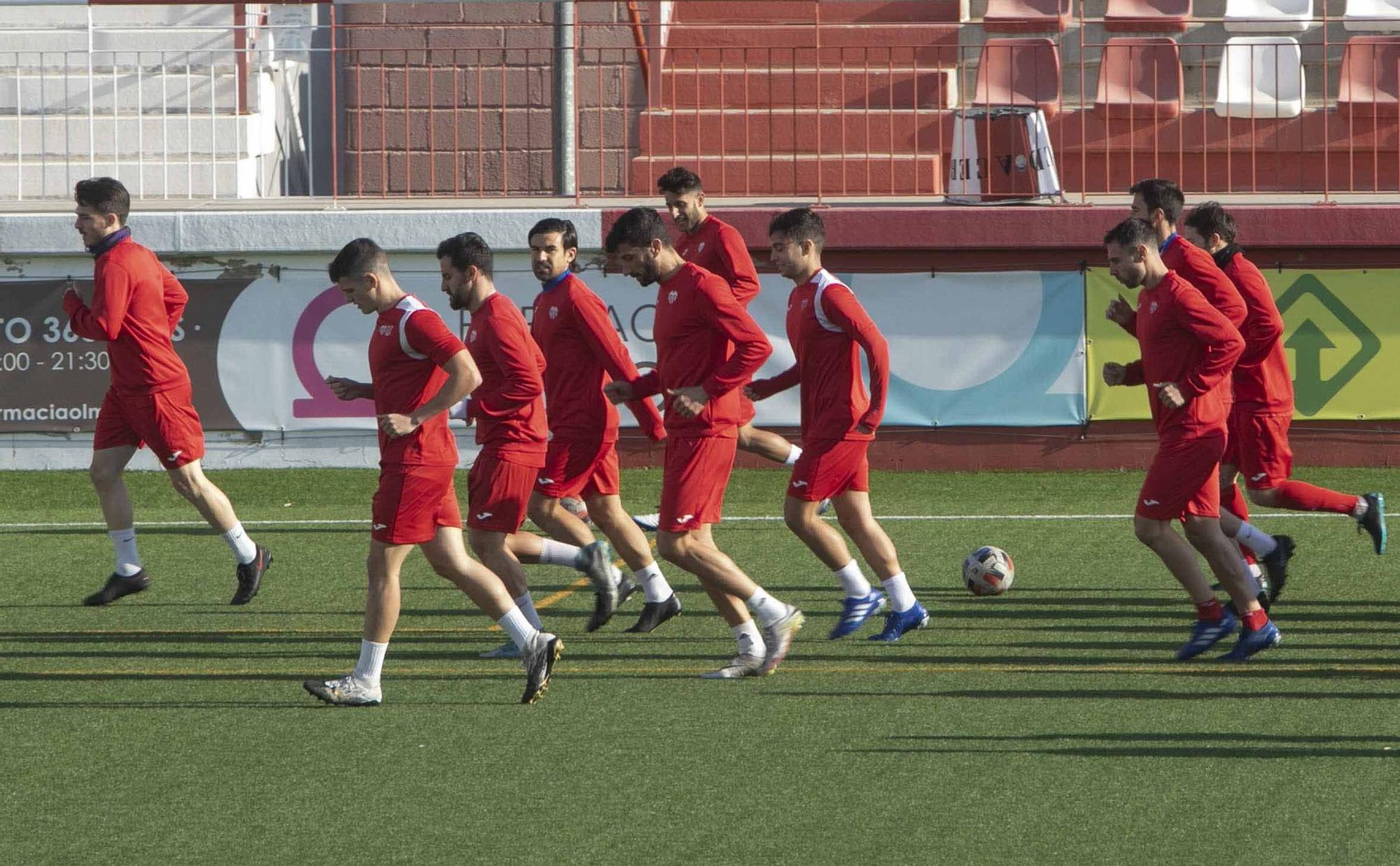 El Atletico Saguntino ya entrena en el campo del Acero CD