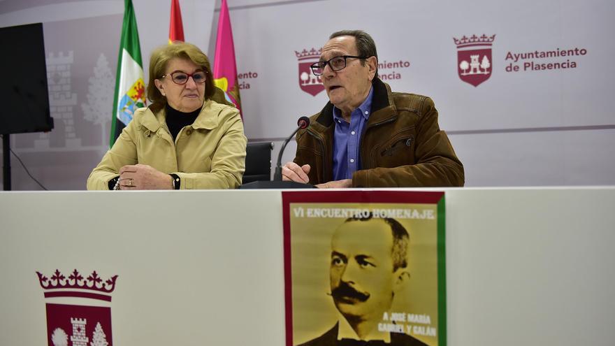 Homenaje de escolares y mayores de Plasencia a José María Gabriel y Galán