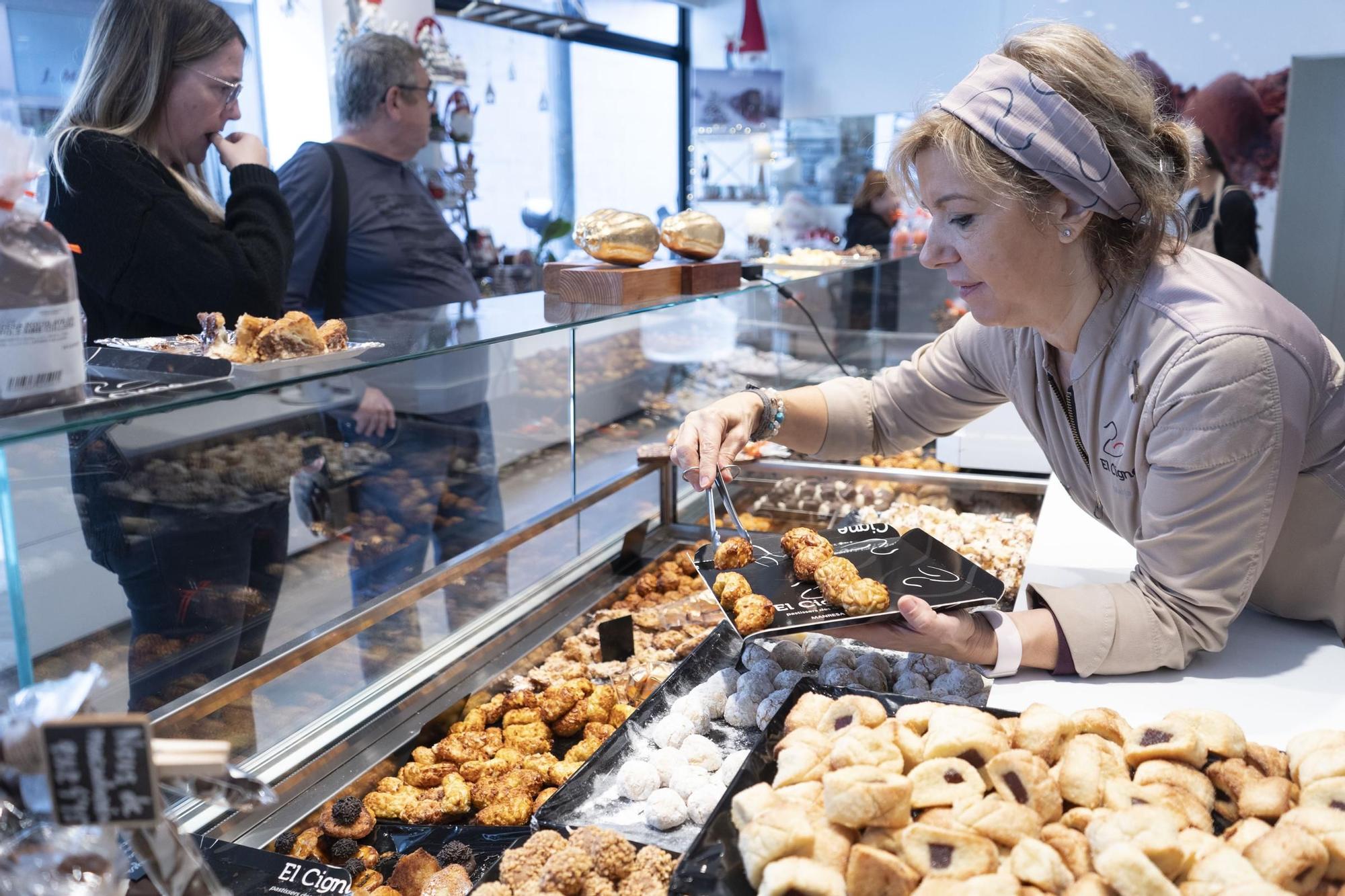 Tots Sants 2023: Així ha estat la venta de panellets a Manresa