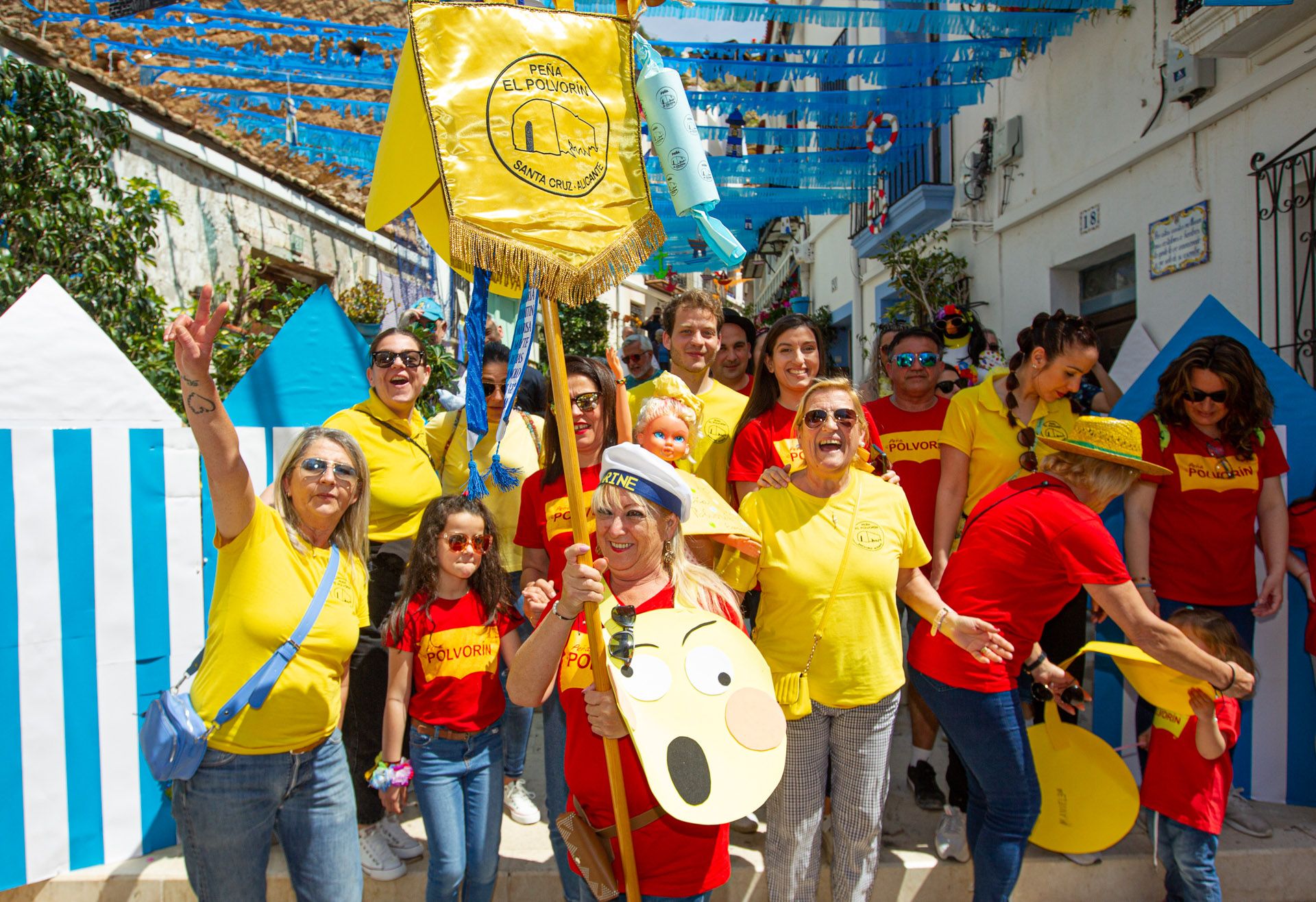 Santa Cruz se engalana con las Cruces de Mayo