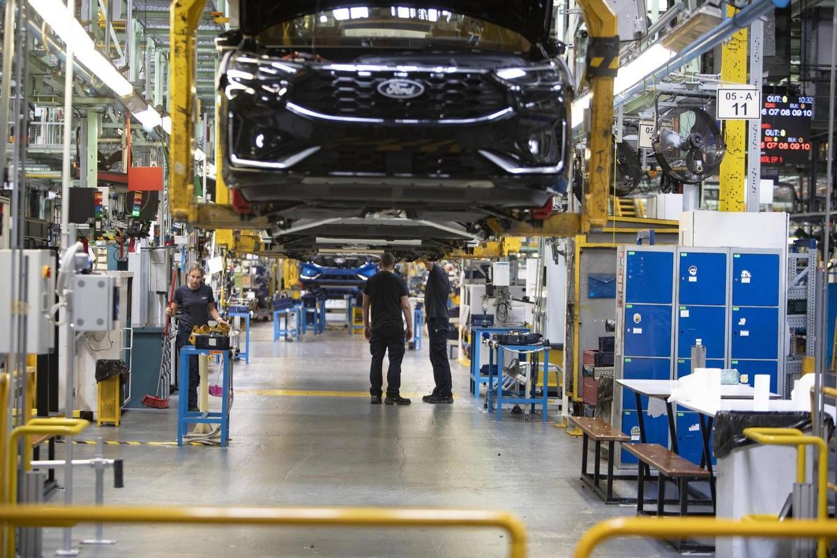 Cadena de montaje de coches en Ford Almussafes