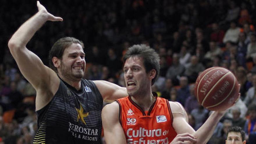 El base de Valencia Basket, Sam Van Rossom, en el encuentro frente al Iberostar Tenerife