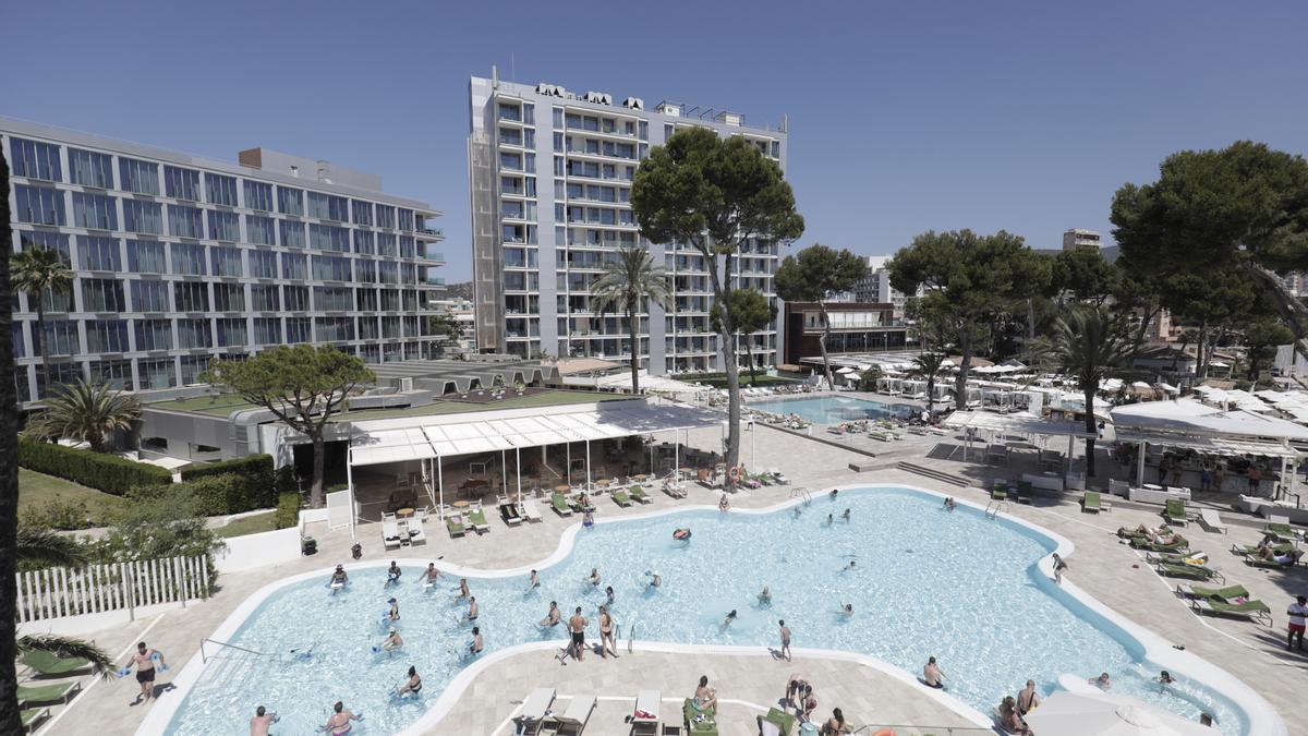 Las piscinas de los hoteles necesitan estos productos.