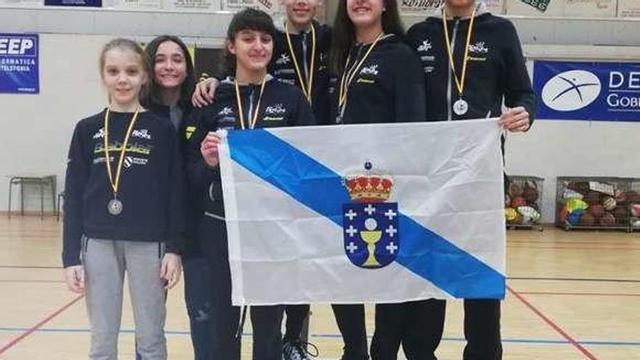 Seis medallas para el Bádminton A Estrada en Vegadeo