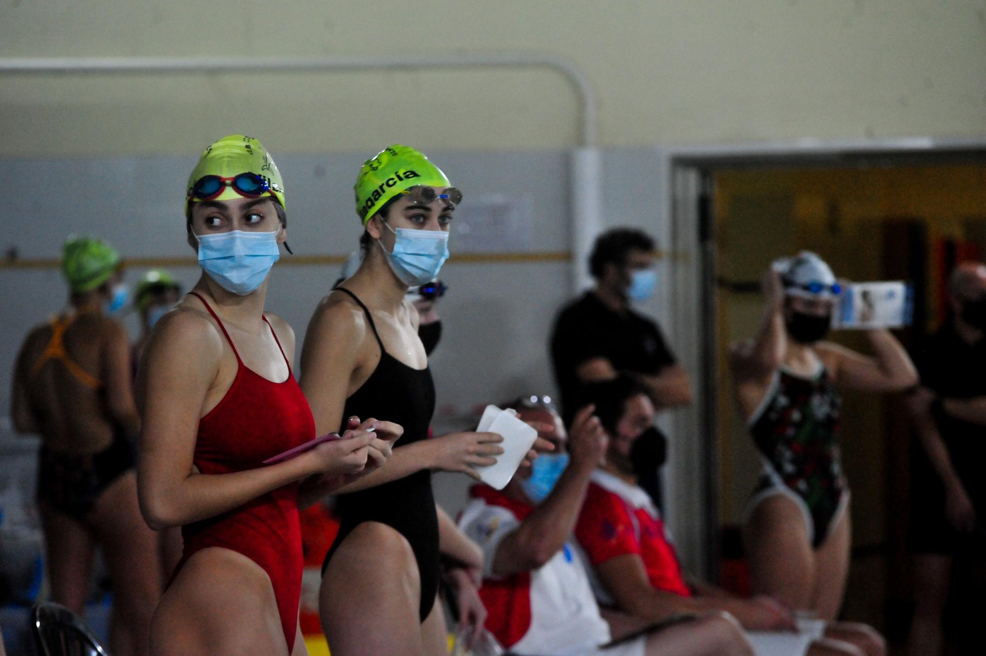 La piscina de Vilagarcía acoge su primera competición oficial de la Liga Gallega de salvamento