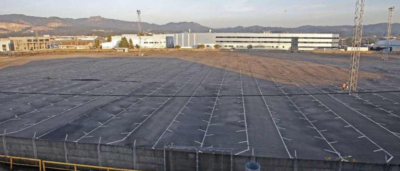 Vista general de una de las parcelas de Automóviles Citroën España en As Gándaras (Porriño). // M.G. Brea