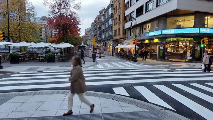 La calle Covadonga estrena un nuevo paso de peatones