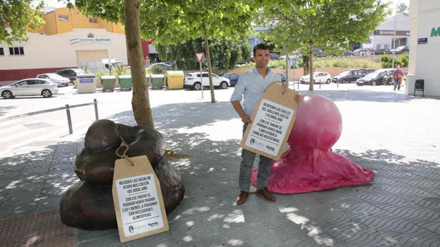 El concejal de Limpieza, Diego López, presenta una campaña.