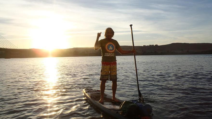 El valenciano que bajó el Nilo en pádel surf