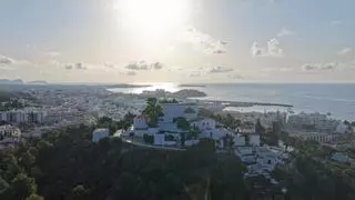 Turismo en Ibiza: Santa Eulària celebra el Día del Turista por tierra y mar con once planes para descubrir el municipio