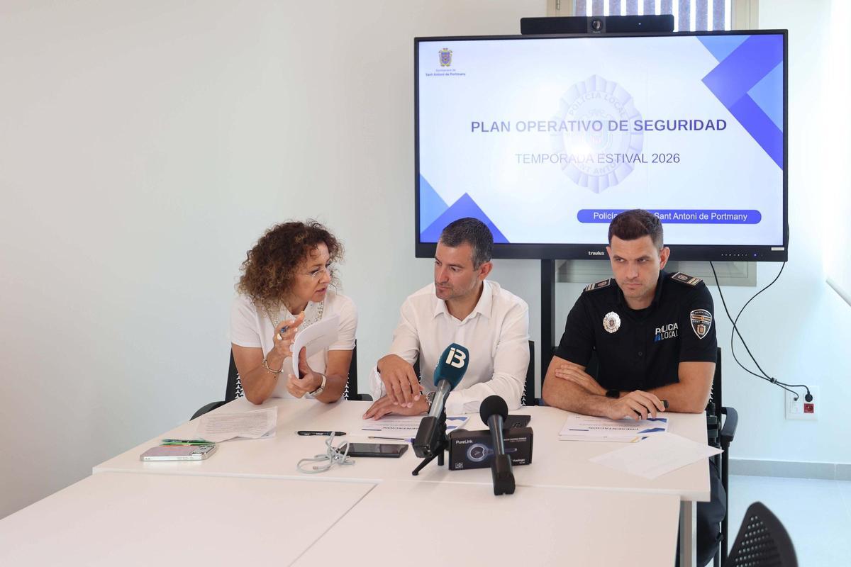La Policía Local de Sant Antoni presenta su dispositivo especial de verano La Policía Local de Sant Antoni presenta su dispositivo especial de verano