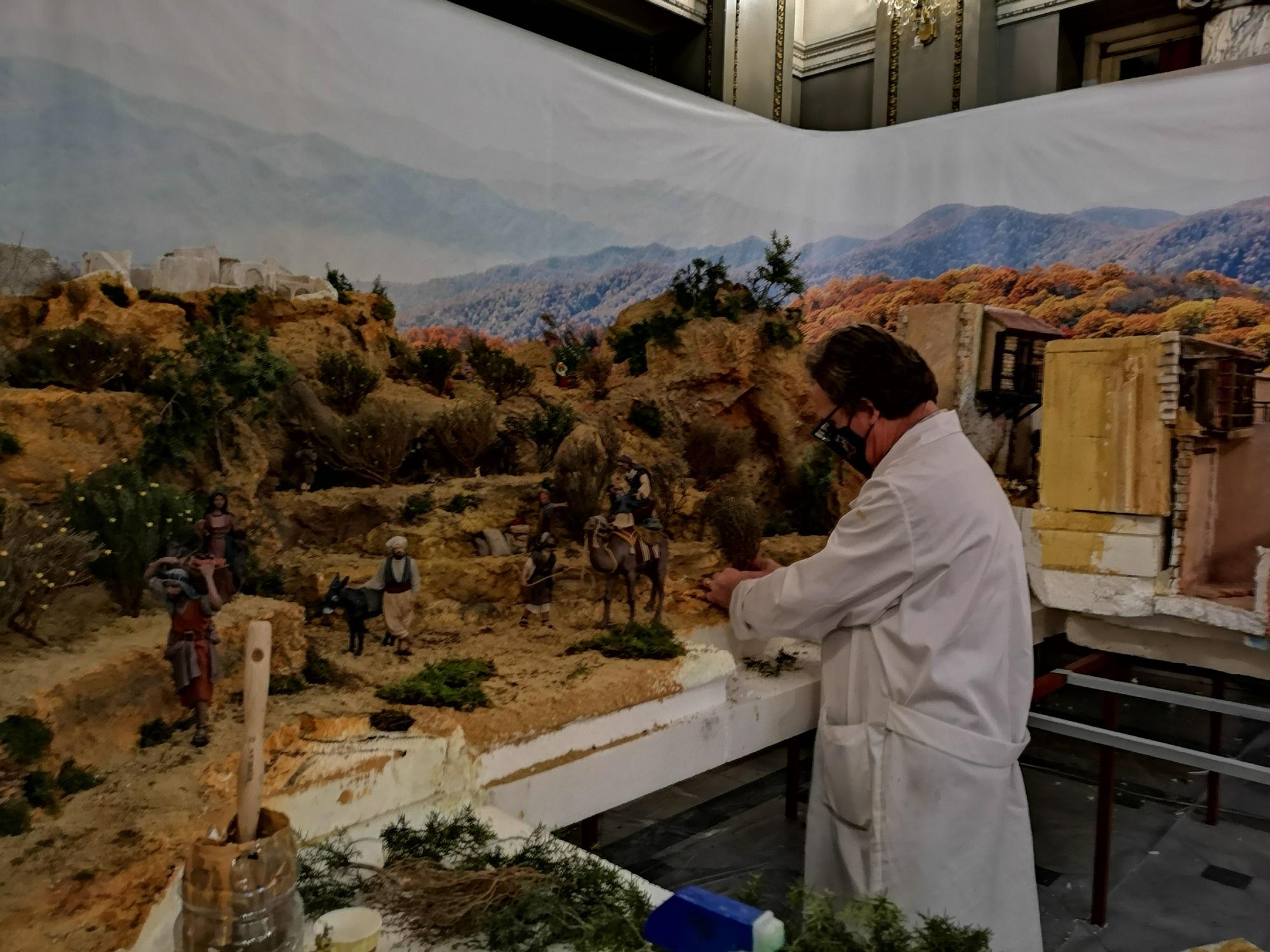 Preparativos del Belén del Salón de Cristal