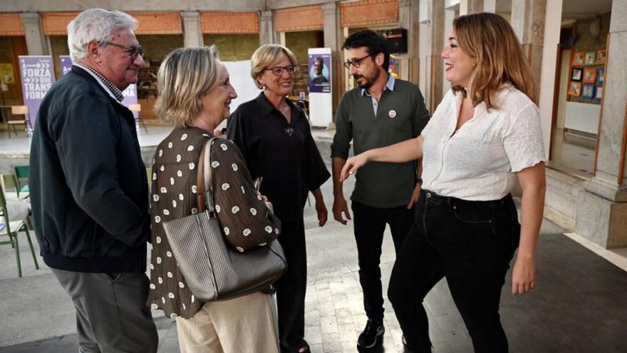 Rodríguez Pam acompañó a Luisa Lores en el mitin en el Froebel. | / RV